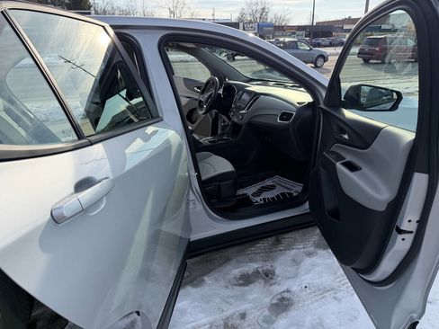 Used 2020 Chevrolet Equinox LS image 13