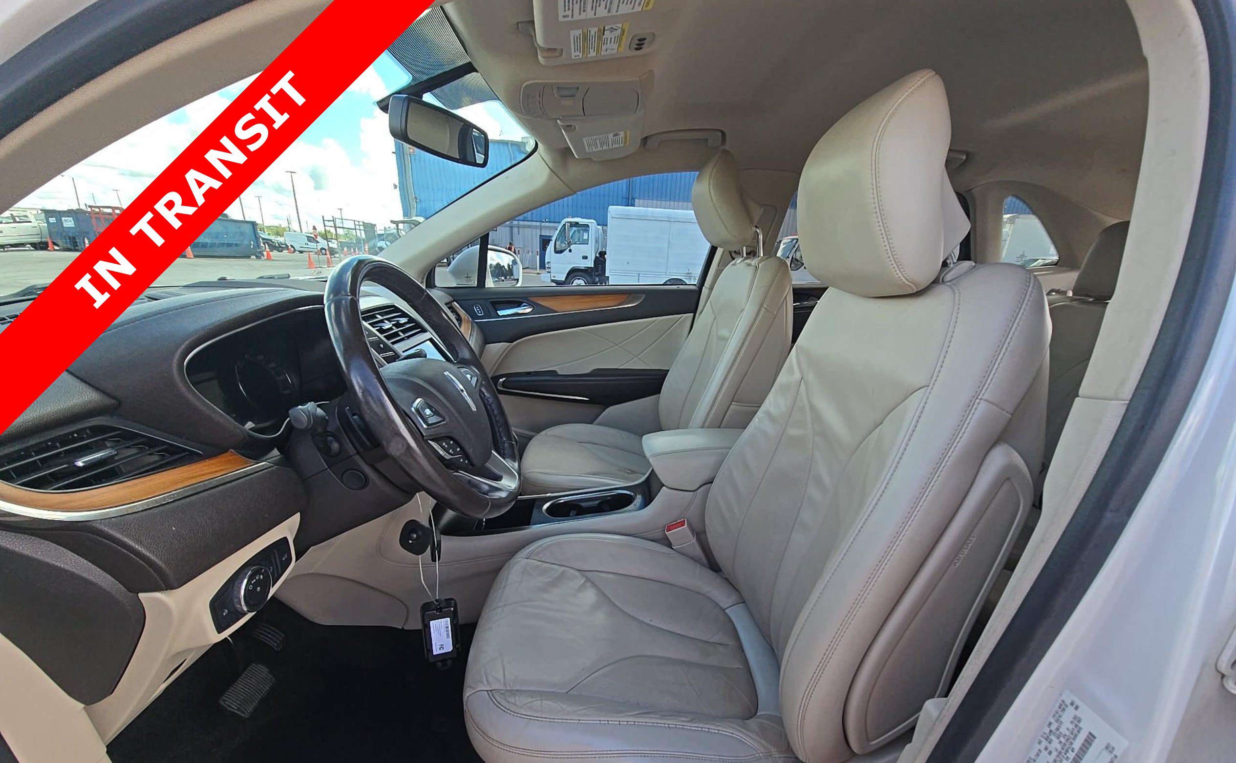 Used 2017 Lincoln MKC Select w/ Select Plus Package FWD image 5