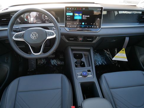 New 2026 Volkswagen Tiguan SE image 8
