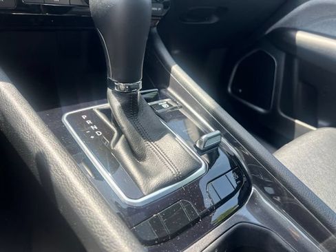 Used 2023 Jeep Compass Latitude w/ Sun and Sound Group AWD/4WD image 17