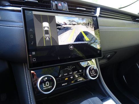 New 2025 Jaguar F-PACE R-Dynamic S image 4