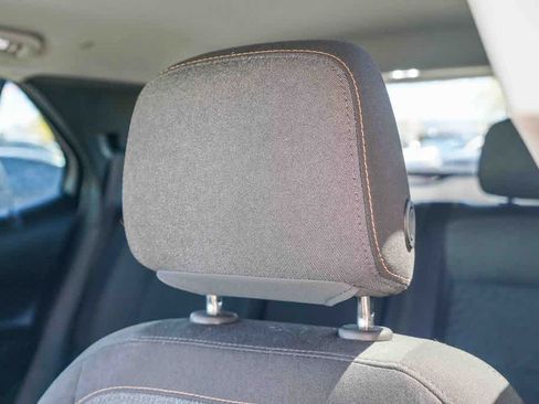 Used 2020 Chevrolet Equinox LT FWD image 24
