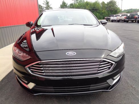 Used 2017 Ford Fusion SE w/ Equipment Group 201A FWD image 13
