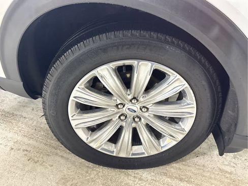 Used 2022 Ford Explorer Limited w/ Limited Technology Package image 48