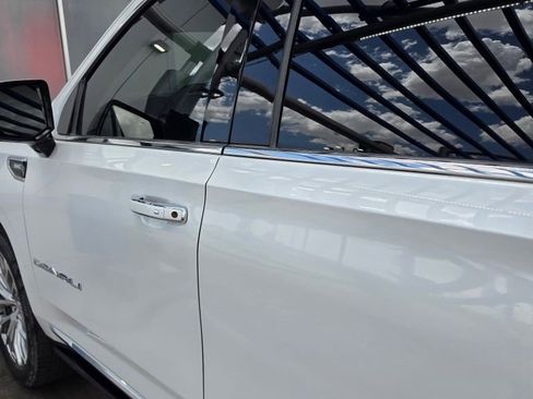 Used 2022 GMC Yukon Denali AWD/4WD image 4