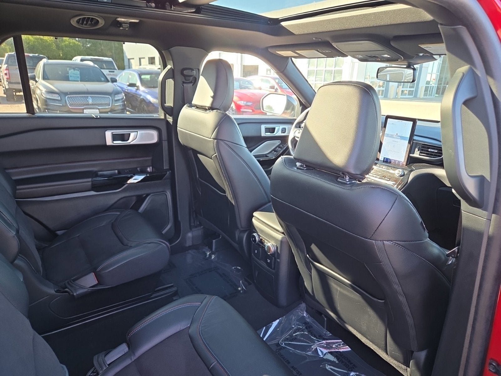 Used 2024 Ford Explorer ST w/ Equipment Group 401A AWD/4WD image 16