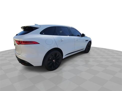 Used 2019 Jaguar F-PACE S image 8