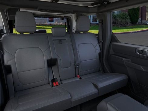 New 2025 Ford Bronco Badlands image 11