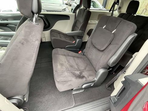 Used 2014 Dodge Grand Caravan SXT FWD image 11