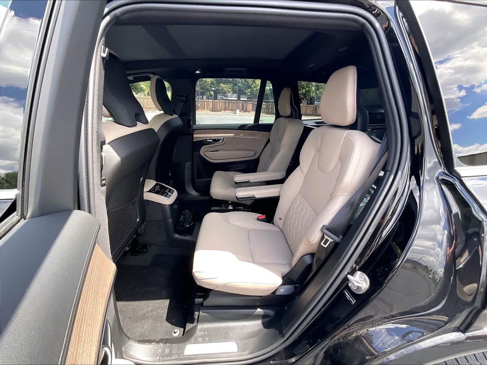 New 2026 Volvo XC90 T8 Plus w/ Protection Package Premier AWD/4WD image 12