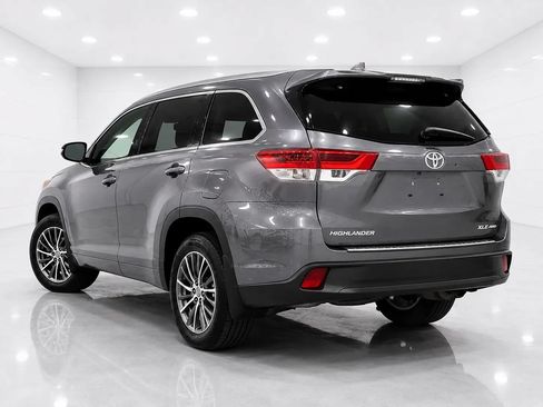 Used 2018 Toyota Highlander XLE w/ Protection Package #3 AWD/4WD image 3