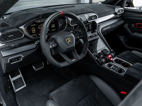 Used 2023 Lamborghini Urus Performante AWD/4WD image 30