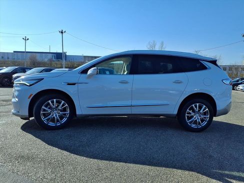 Used 2023 Buick Enclave Essence w/ Experience Buick Package image 36