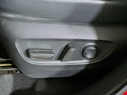 Used 2023 Toyota Highlander XLE image 13