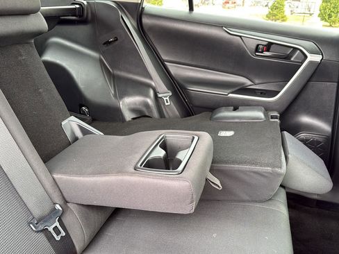 Used 2022 Toyota RAV4 LE image 13