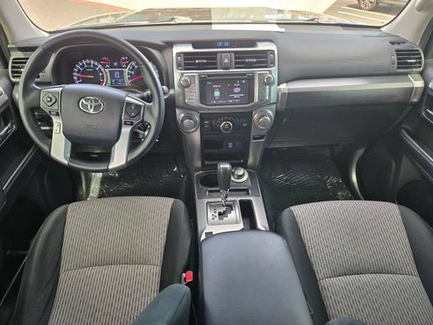 Used 2018 Toyota 4Runner SR5 AWD/4WD image 11