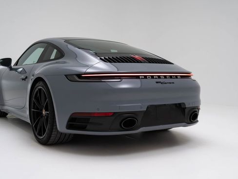 Used 2024 Porsche 911 Carrera w/ Premium Package image 9