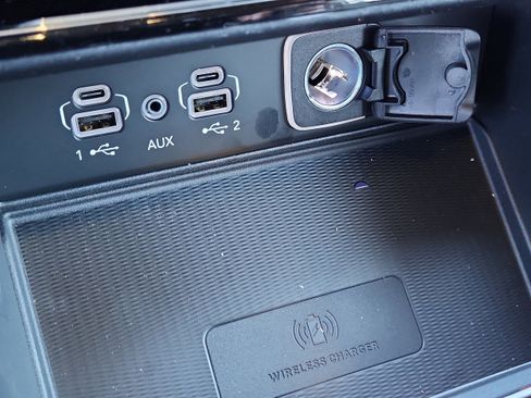 New 2025 Jeep Grand Cherokee Altitude AWD/4WD image 22