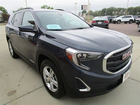 Used 2019 GMC Terrain SLE w/ Driver Convenience Package AWD/4WD image 5