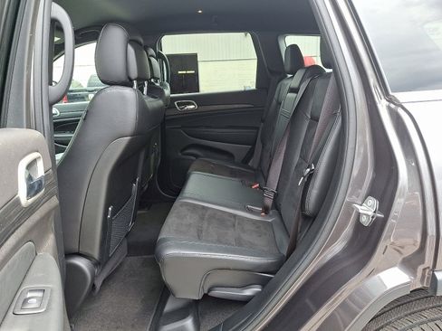 Used 2021 Jeep Grand Cherokee Laredo X image 12