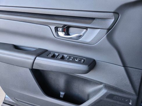 Certified 2025 Honda CR-V LX image 22