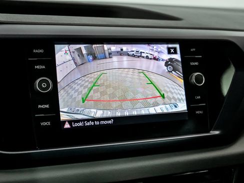Certified 2023 Volkswagen Taos SE w/ Black Wheel Package FWD image 19
