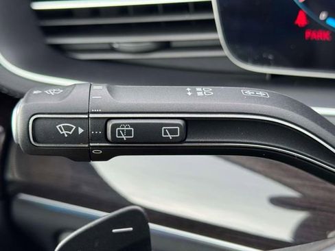 Used 2023 Mercedes-Benz GLS 450 4MATIC image 26
