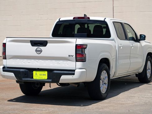 Used 2024 Nissan Frontier SV w/ Technology Package RWD image 45