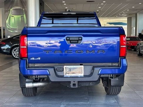 Used 2025 Toyota Tacoma SR5 AWD/4WD image 39