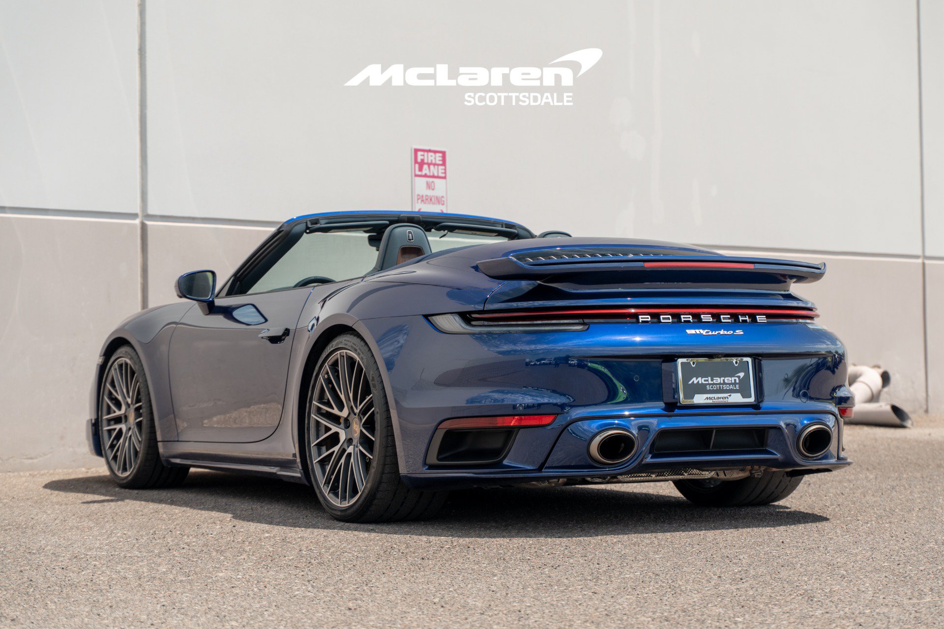 Used 2022 Porsche 911 Cabriolet AWD/4WD image 5