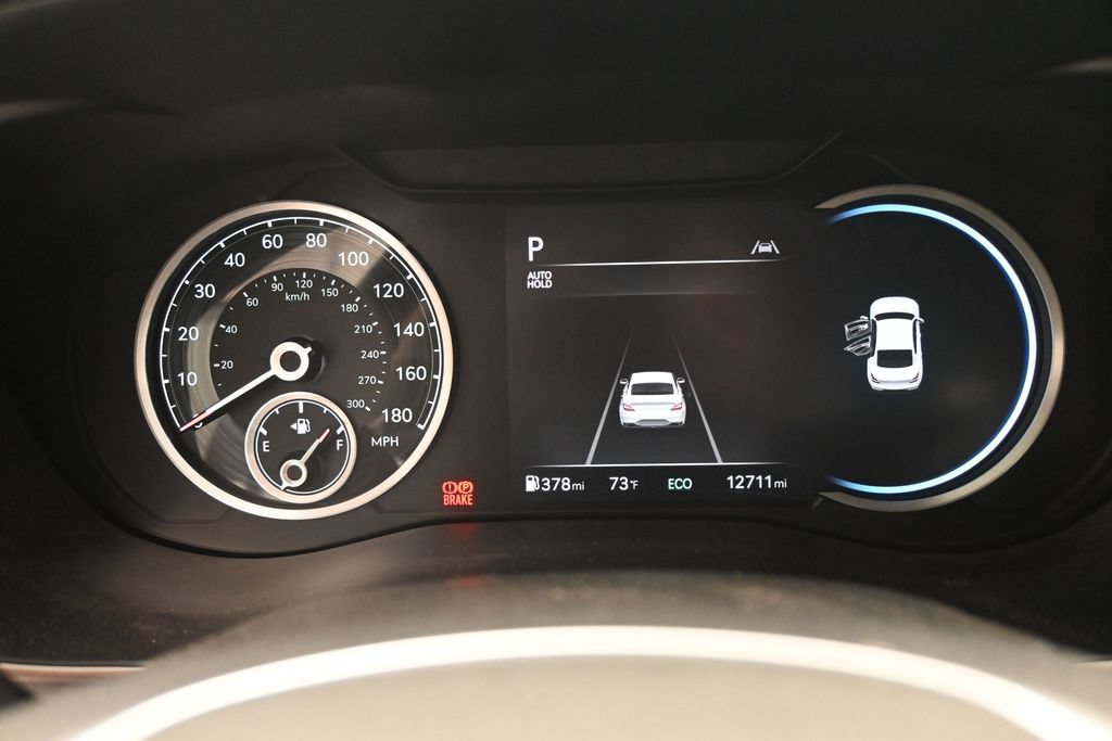 Used 2026 Genesis G70 2.5T RWD image 28