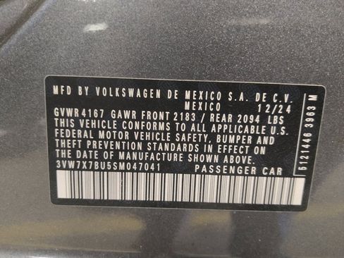 Used 2025 Volkswagen Jetta SE FWD image 33