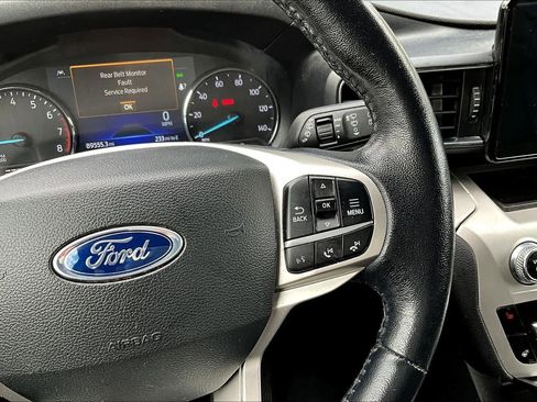 Used 2022 Ford Explorer XLT w/ Equipment Group 202A AWD/4WD image 24