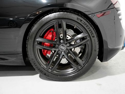 Used 2015 Audi R8 V10 w/ Full Leather Package image 32