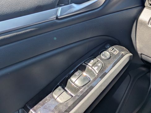 Used 2024 Nissan Altima 2.5 SR AWD/4WD image 26