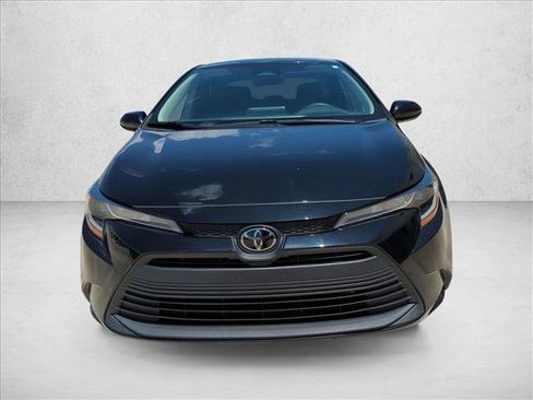 Used 2024 Toyota Corolla LE FWD image 2