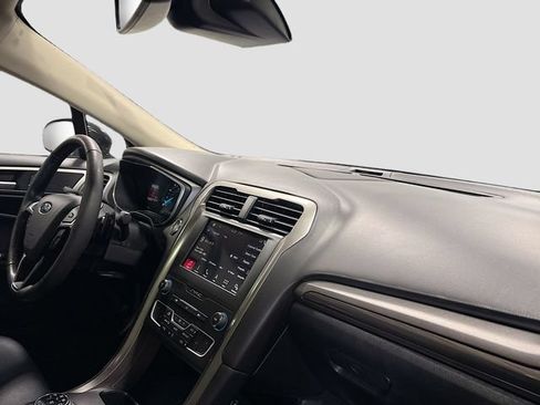 Used 2019 Ford Fusion SEL FWD image 23