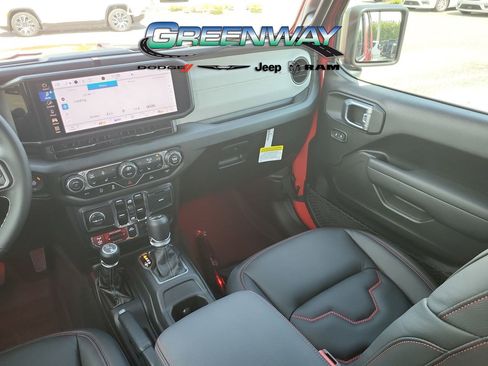 New 2025 Jeep Wrangler Willys AWD/4WD image 15