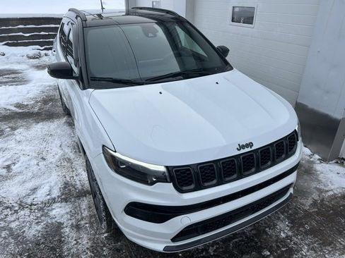 Certified 2025 Jeep Compass Limited w/ High Altitude Package image 7