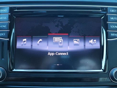 Used 2017 Volkswagen Jetta SE image 46