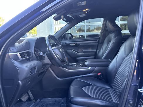 Used 2021 Toyota Highlander XSE AWD/4WD image 7