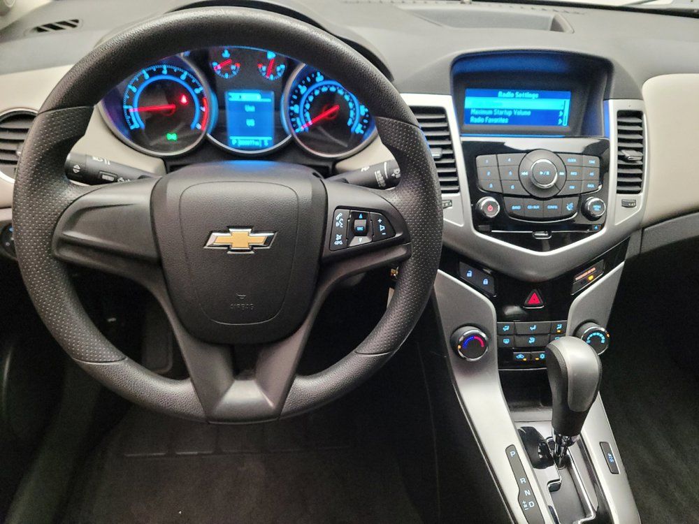 Used 2014 Chevrolet Cruze LS FWD image 22