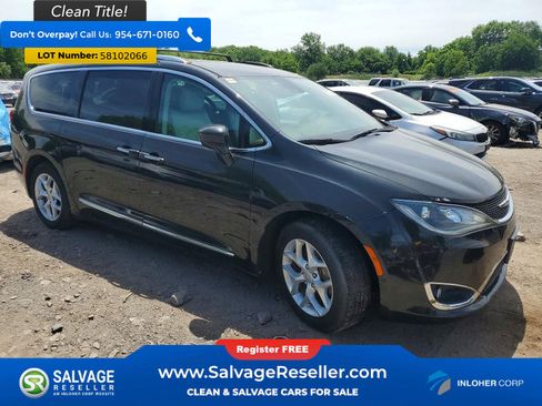Used 2017 Chrysler Pacifica Touring-L Plus w/ Advanced Safetytec Group FWD image 5
