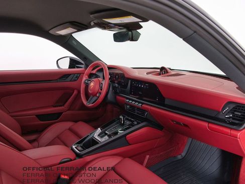 Used 2025 Porsche 911 Carrera image 20