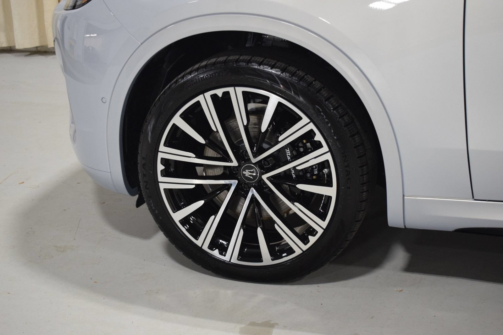 Certified 2025 Maserati Grecale Modena AWD/4WD image 6