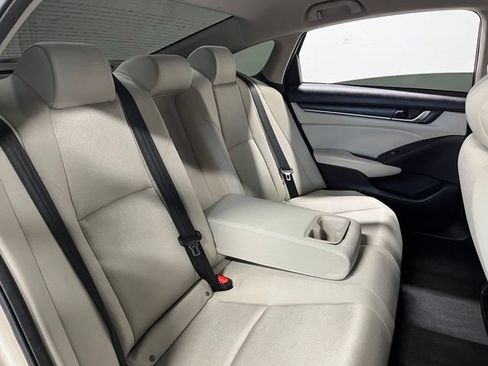 Used 2018 Honda Accord LX image 13