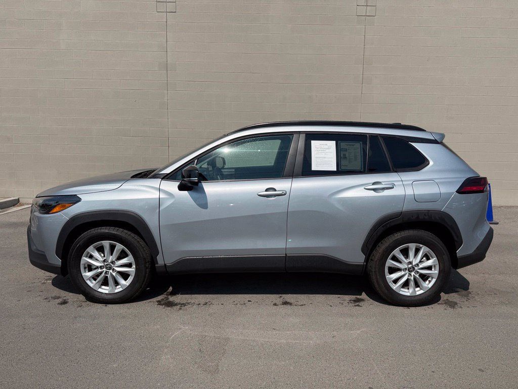 Used 2026 Toyota Corolla Cross LE w/ Moonroof Package AWD/4WD image 2