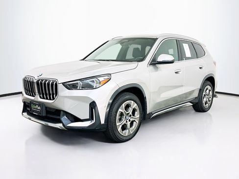 Used 2025 BMW X1 xDrive28i image 3