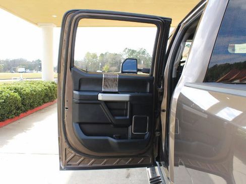 Used 2017 Ford F250 Lariat w/ Lariat Ultimate Package image 29