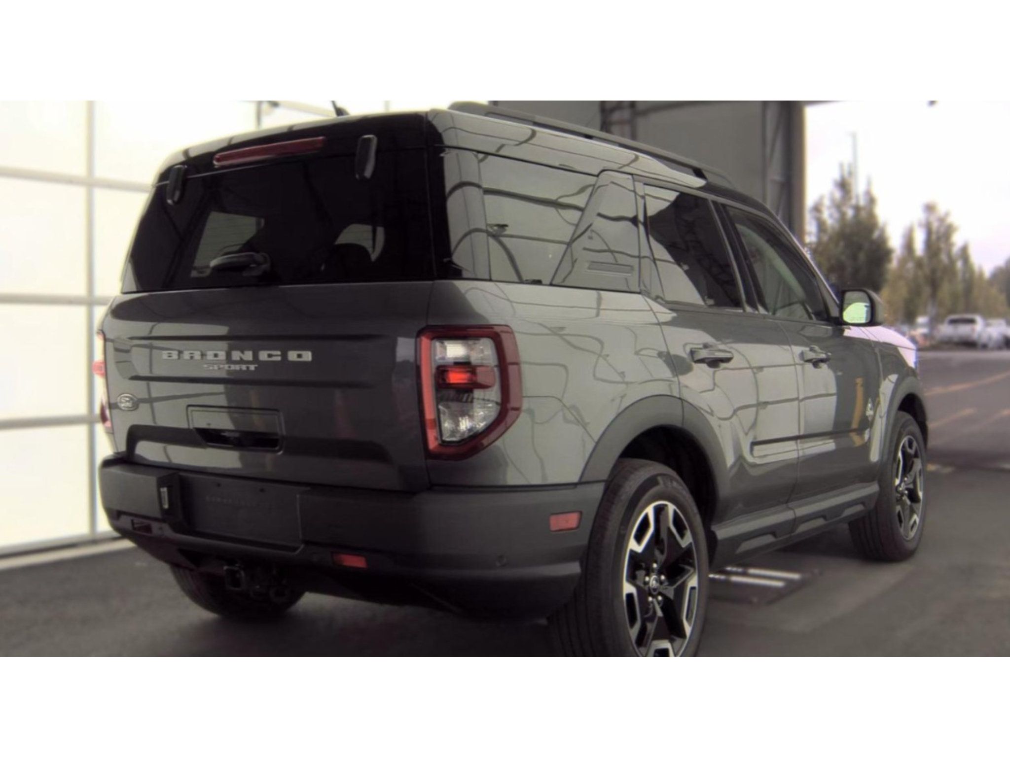 Used 2021 Ford Bronco Sport Outer Banks w/ Outer Banks Package (96D) AWD/4WD image 3